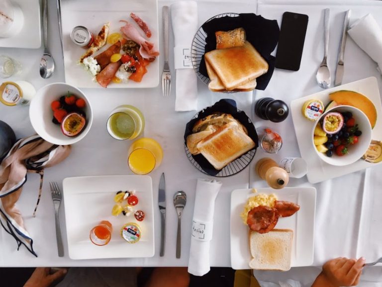 From Brunch to Baby Showers: 5 Budget Friendly Tips for Decorating