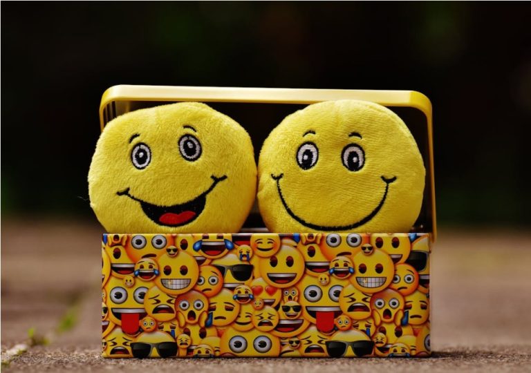 A Guide for New Moms: Taking Care of Your Child's Smile