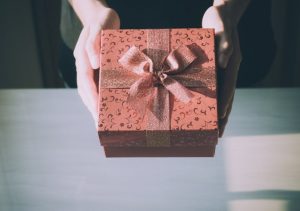 6 Perfect Gifts for New Mothers