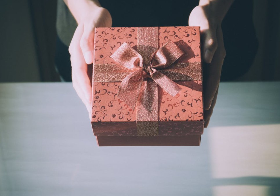 6 Perfect Gifts for New Mothers