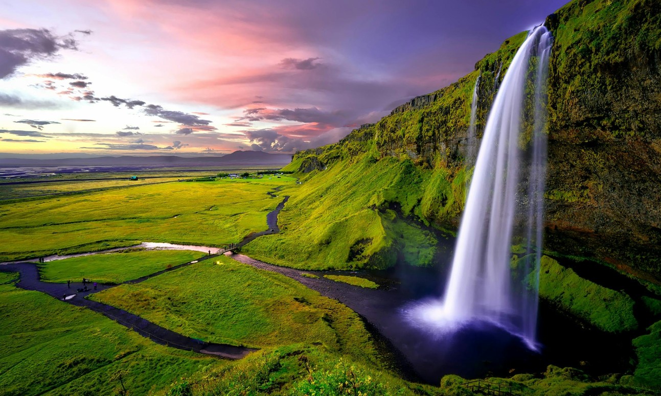 How Small Daily Habits Shape Long-Term Financial Stability